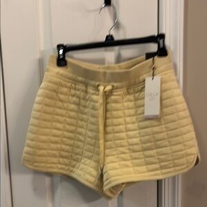 NWT. Calia Yellow Quilted Women's Shorts journey collection size small